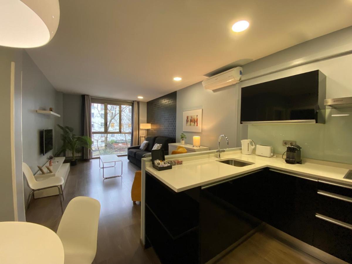 Gros City Apartments Сан-Себастьян Экстерьер фото